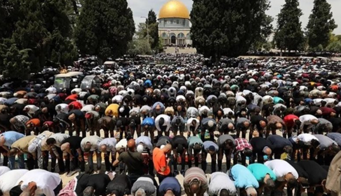 120 ألفا يؤدون صلاة العيد في المسجد الأقصى​ 