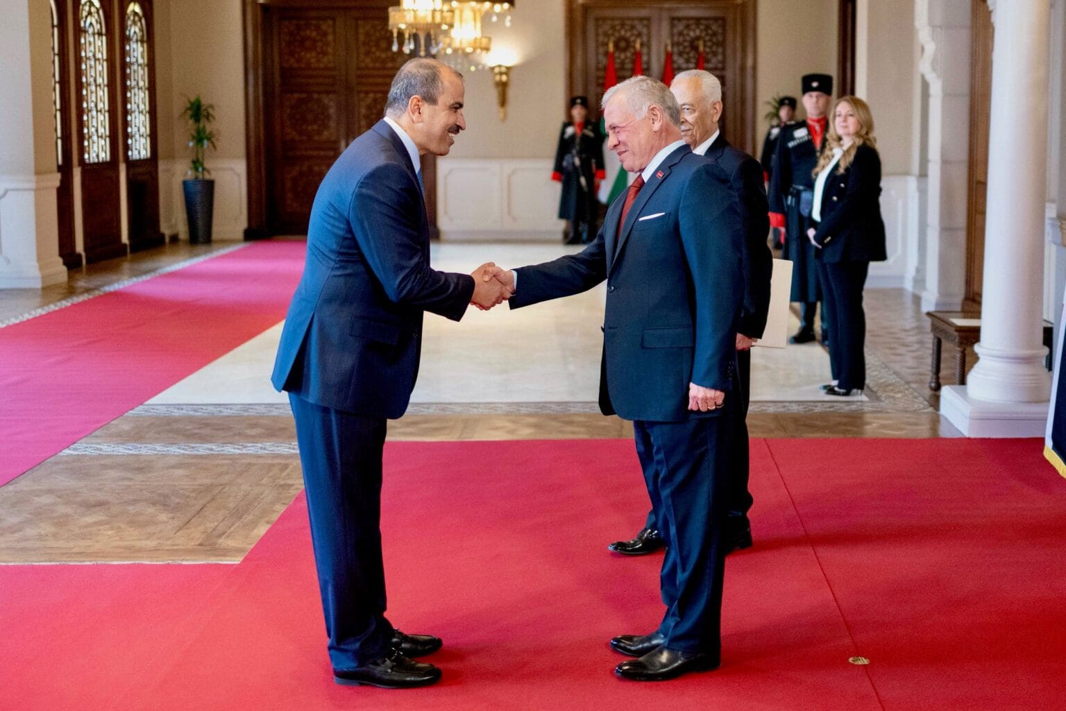 الملك يتقبل أوراق اعتماد عدد من السفراء