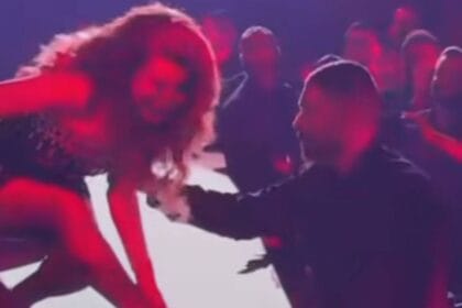 نوال الزغبي تسقط على المسرح خلال احتفالات عيد الفطر