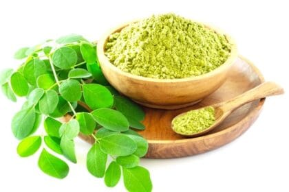 فوائد عشبة المورينغا للمسن