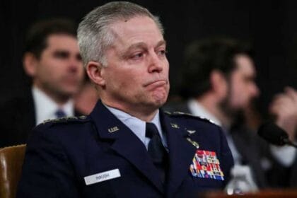 بشكل مفاجئ.. ترمب يقيل مدير وكالة الأمن القومي