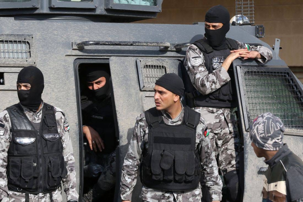 تصنيع صواريخ ومسيّرات.. الأردن يحبط مخططات لإثارة الفوضى