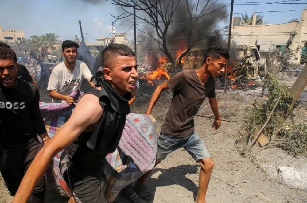 25 قتيلاً في غزة.. إسرائيل تفتك بالنازحين