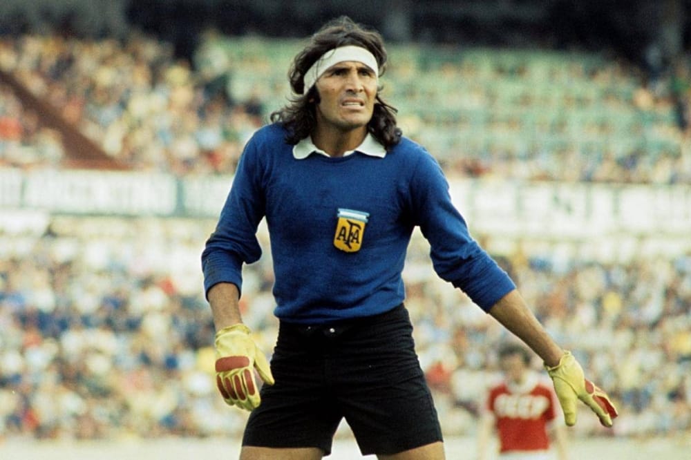 وفاة أسطورة الأرجنتين «هوغو غاتي» وفاة أسطورة الأرجنتين «هوغو غاتي»