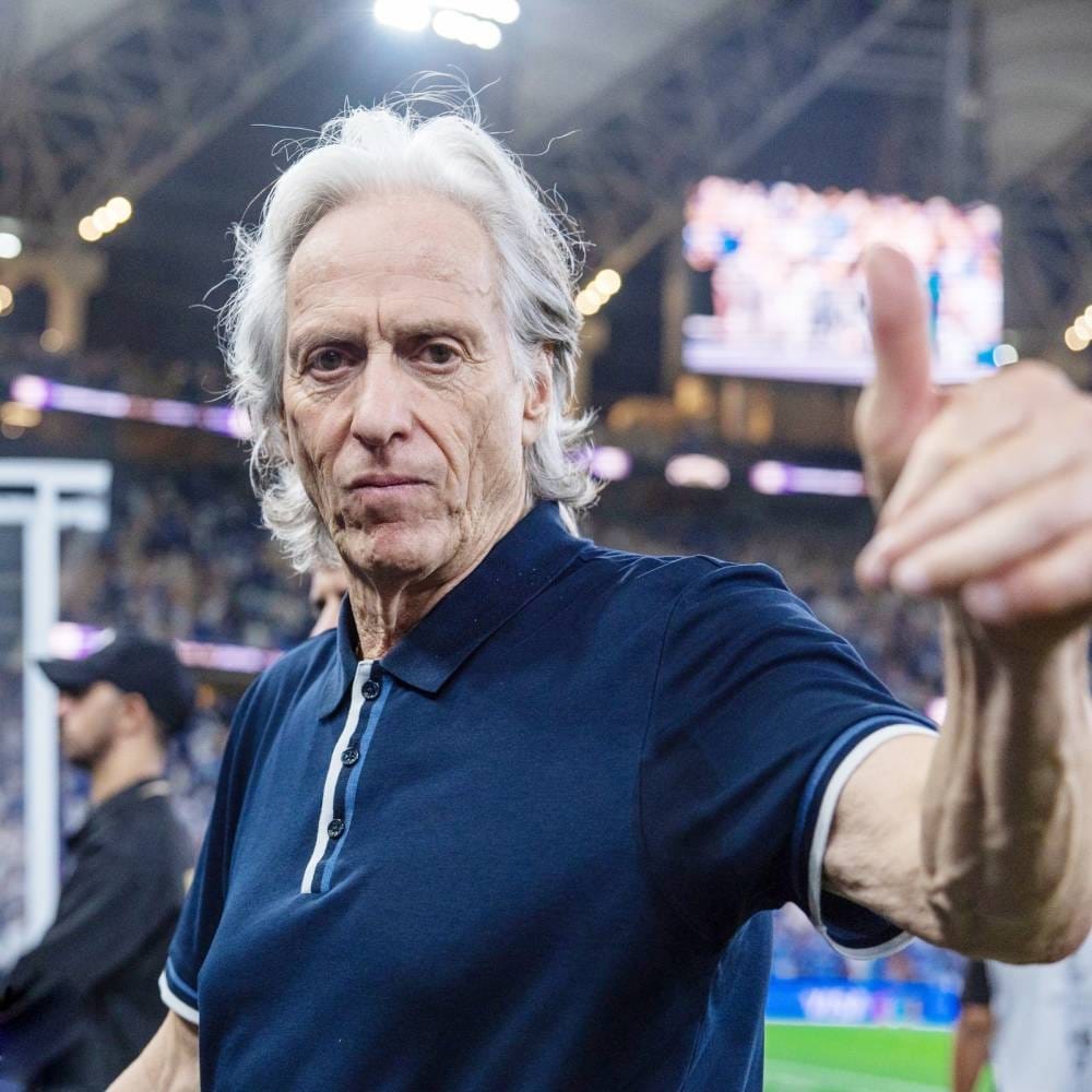 الزعيم والراقي.. السادسة لمن؟ الزعيم والراقي.. السادسة لمن؟