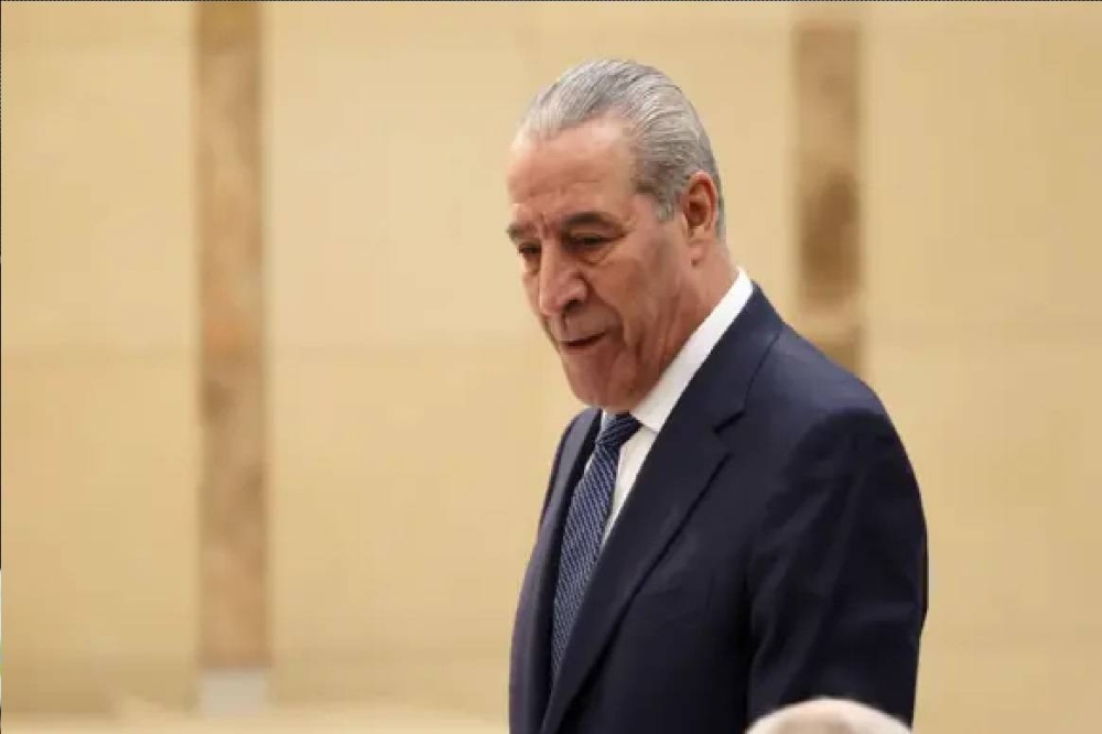 الشيخ يستهل مهماته بزيارة الرياض