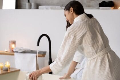 5 فوائد مهمّة للاستحمام بالماء البارد