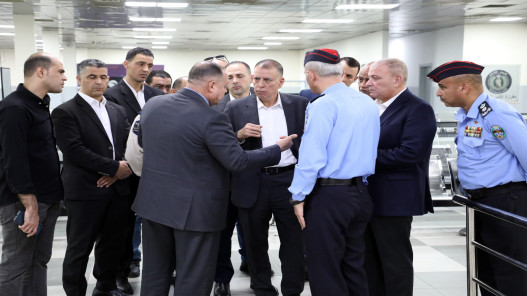 وزير الداخلية: مليونا مسافر سنويا عبر جسر الملك الحسين