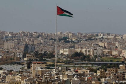 طقس لطيف الحرارة اليوم ودافئ حتى الثلاثاء