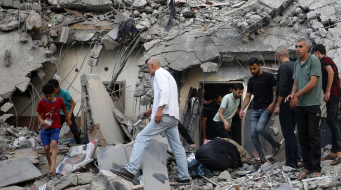 غزة : استشهاد 5 فلسطينيين جراء القصف الإسرائيلي على خانيونس​ 