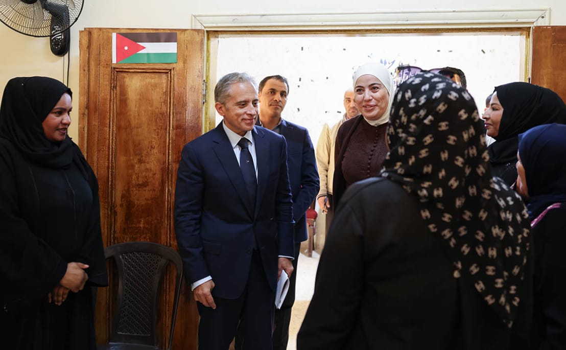 رئيس الوزراء يتفقد خمسة مواقع في لواءيّ الحسا بالطفيلة والحسينية بمعان رئيس الوزراء يتفقد خمسة مواقع في لواءيّ الحسا بالطفيلة والحسينية بمعان