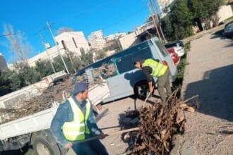 بلدية السلط الكبرى ترفع 1,688 طنّاً من النفايات و192 متراً مكعباً من الأنقاض خلال أول أيام عيد الفطر بلدية السلط الكبرى ترفع 1,688 طنّاً من النفايات و192 متراً مكعباً من الأنقاض خلال أول أيام عيد الفطر