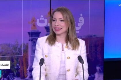 رسوم ترامب الجمركية: ردود فعل دولبة وانخفاض في مؤشرات الأسهم.