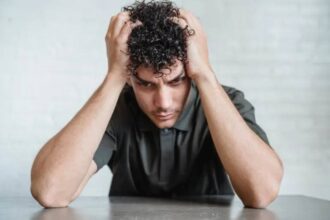 3 علامات تكشف الارتباط الوراثي بالتوتر