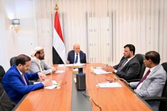 «الرئاسة اليمنية» تطالب الحوثيين بإلقاء السلاح والجنوح للسلام