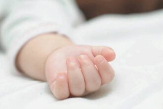 الطب الشرعي يكشف تفاصيل مثيرة في قتل أب لطفلته بالقاهرة