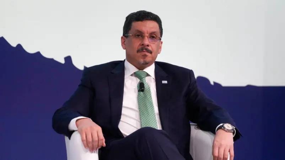 مصادر «عكاظ»: وزير المالية الأوفر حظاً لرئاسة الحكومة اليمنية