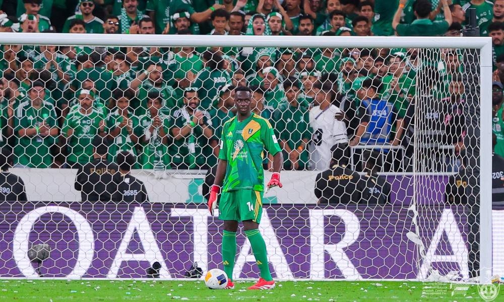 أوروبا وآسيا تشهد لـ«ميندي»