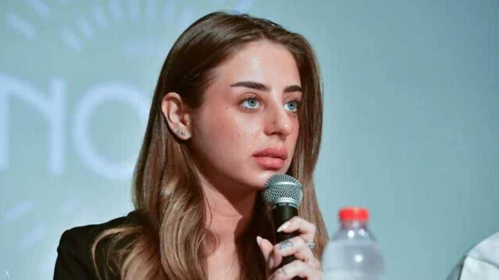 «رهينة حماس» بعد إطلاق سراحها تتعرض للتخدير و«الاعتداء» من مدرب إسرائيلي