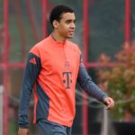 الألمان يراقبون ركبة موسيالا