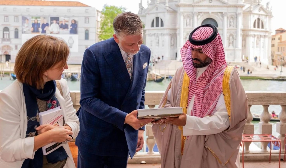 وزير الثقافة ونظيره الإيطالي يناقشان تعزيز التبادل الثقافي الدولي بين البلدين