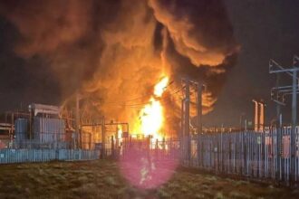 من أشعل النيران في مطار هيثرو ؟