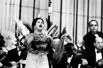 عودة مزيفة لـ«كوكب الشرق».. فيديو AI يُثير غضب ورثة أم كلثوم