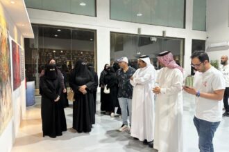 الفنانة فوزية آل عثمان: المعرض امتداد لحالة وجدانية تنبض بجمال التفاصيل وسط صخب الحياة