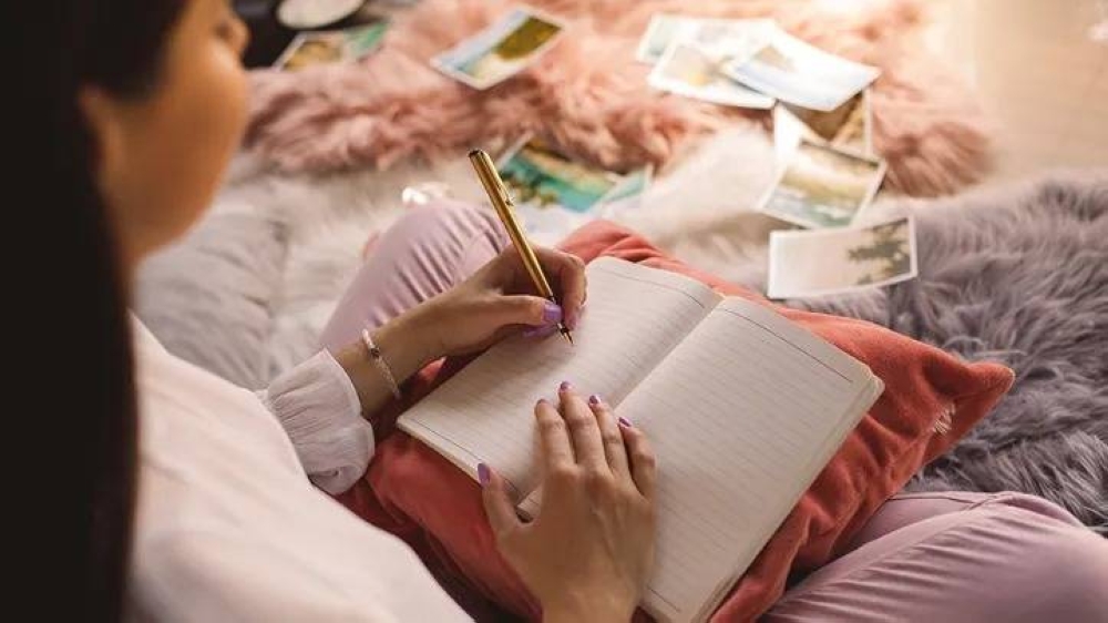من التوحد إلى الفصام.. العلاقة المحتملة بين اليد اليسرى والدماغ