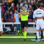 فضيحة في غرفة الـ«VAR» بـ«كلاسيكو» برشلونة وريال مدريد