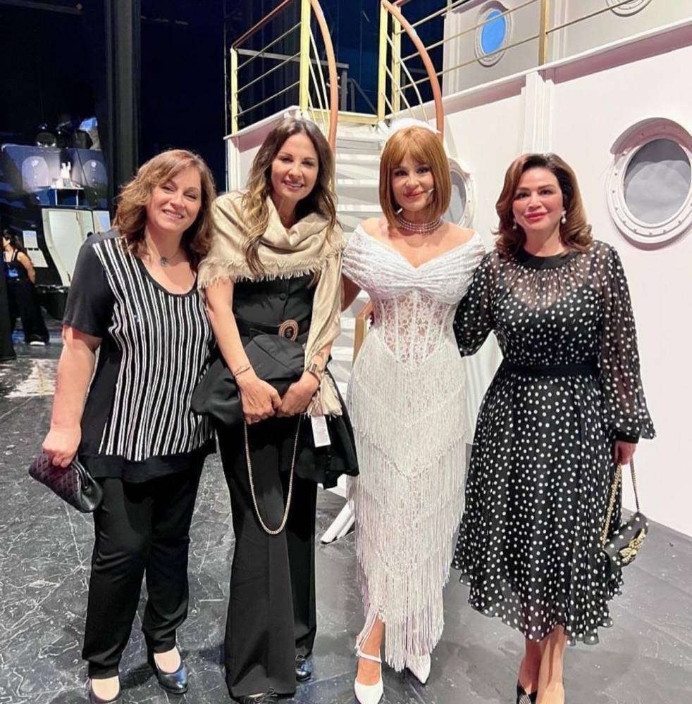 كارول سماحة تنفذ وصية زوجها وتفتتح مسرحيتها الجديدة «كله مسموح» كارول سماحة تنفذ وصية زوجها وتفتتح مسرحيتها الجديدة «كله مسموح»