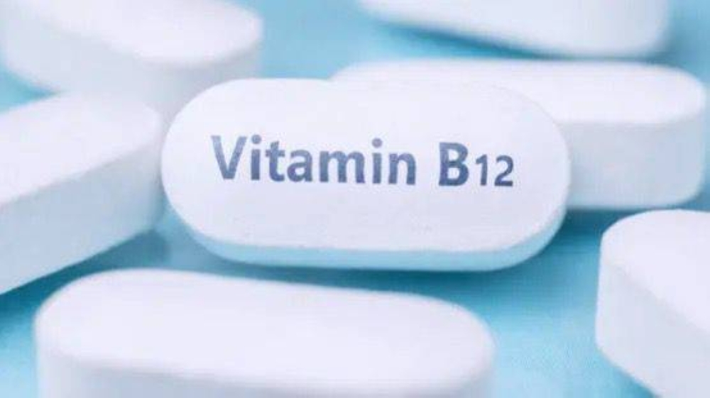 المبالغة في فيتامين B12.. تشكّل خطراً على الكبد والكلى