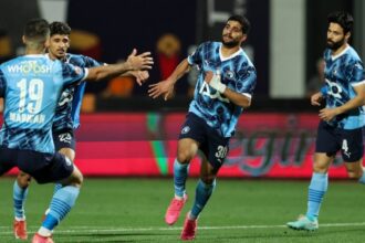 بيراميدز يطارد الأهلي بنقاط الزمالك