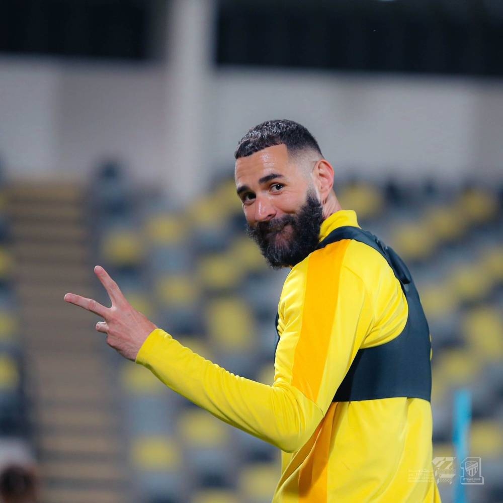 بنزيما يكسر جمود 240 يوماً