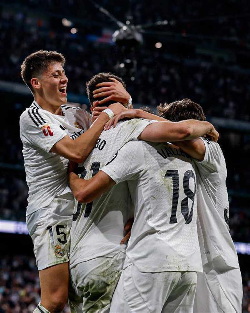 ريال مدريد يؤجل تتويج برشلونة بلقب الدوري