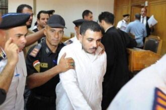 لماذا قررت محكمة مصرية حبس والدة «سفاح التجمع»؟