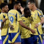 «كريستيانو» الأعلى أجراً.. و«بنزيما» الثامن
