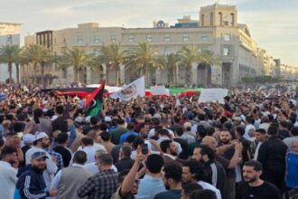 سحب «الشرعية» من حكومة الدبيبة.. ليبيا على صفيح ساخن