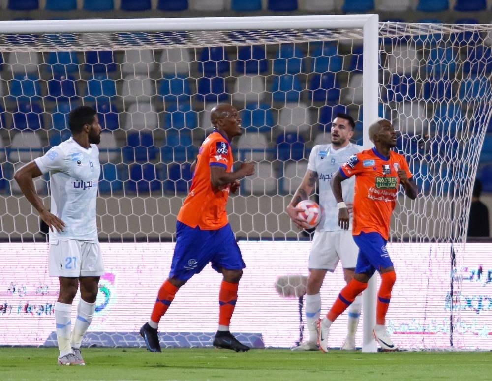 الفيحاء والأخدود.. الفوز من أجل البقاء الفيحاء والأخدود.. الفوز من أجل البقاء