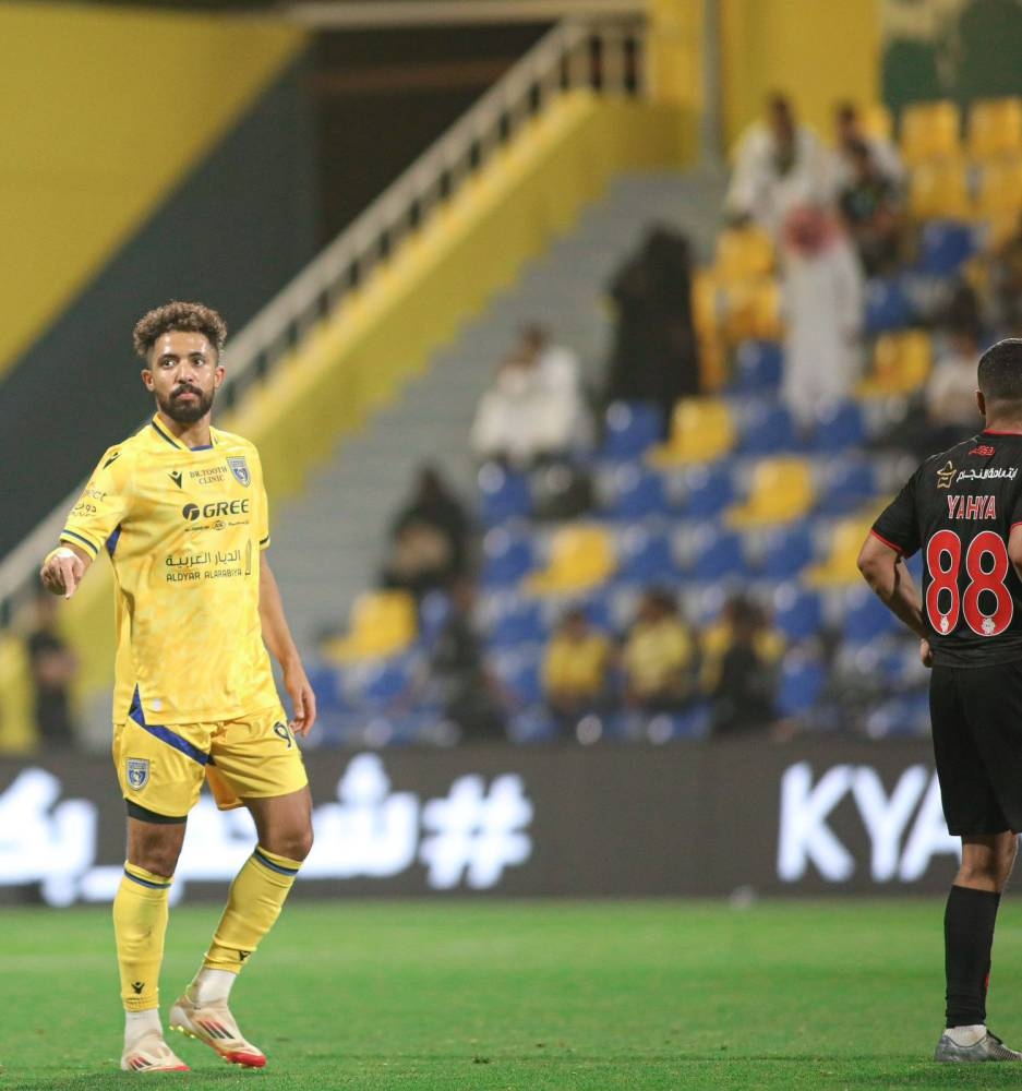 التعاون يقلبها بالـ 3 على الرياض