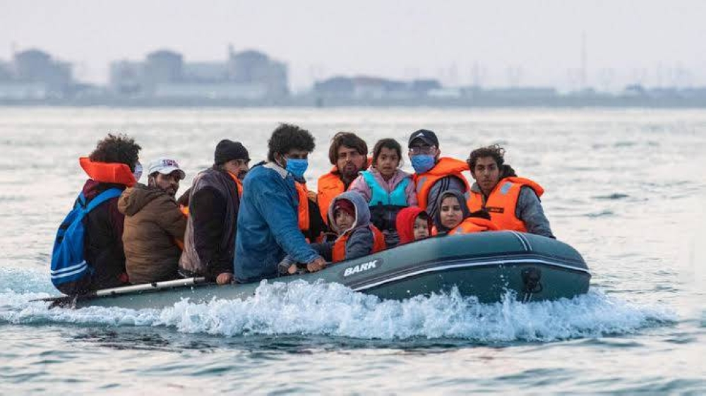 بحر المانش يبتلع أحلام المهاجرين.. حادثة مأساوية بين فرنسا وبريطانيا