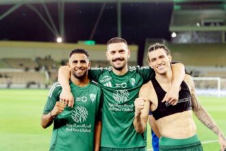 الأهلي يواجه الاتفاق.. والفتح يصطدم بضمك