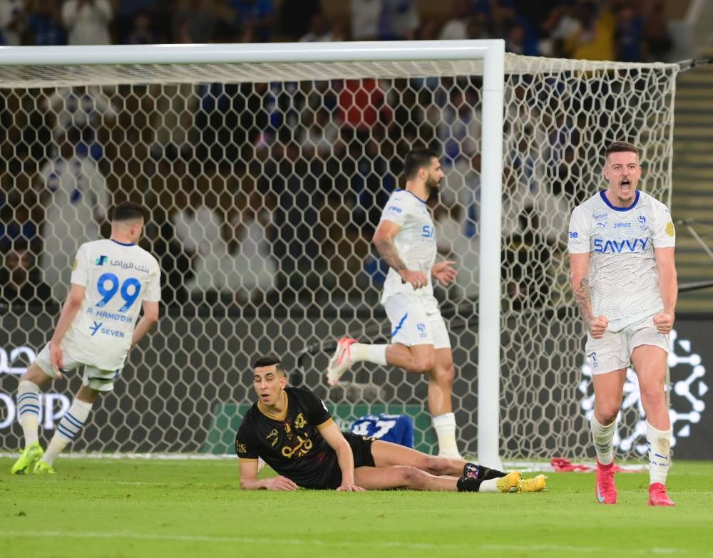 الهلال ينجو من الوحدة