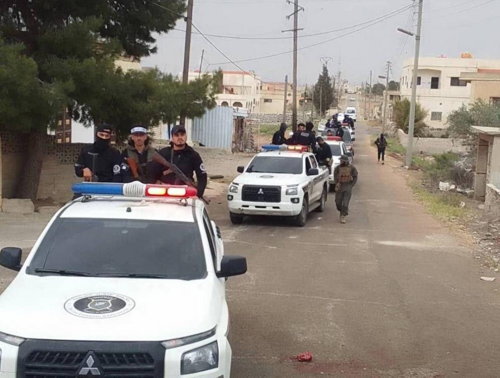 السلطات السورية تنشر تعزيزات لتأمين المؤسسات في السويداء السلطات السورية تنشر تعزيزات لتأمين المؤسسات في السويداء