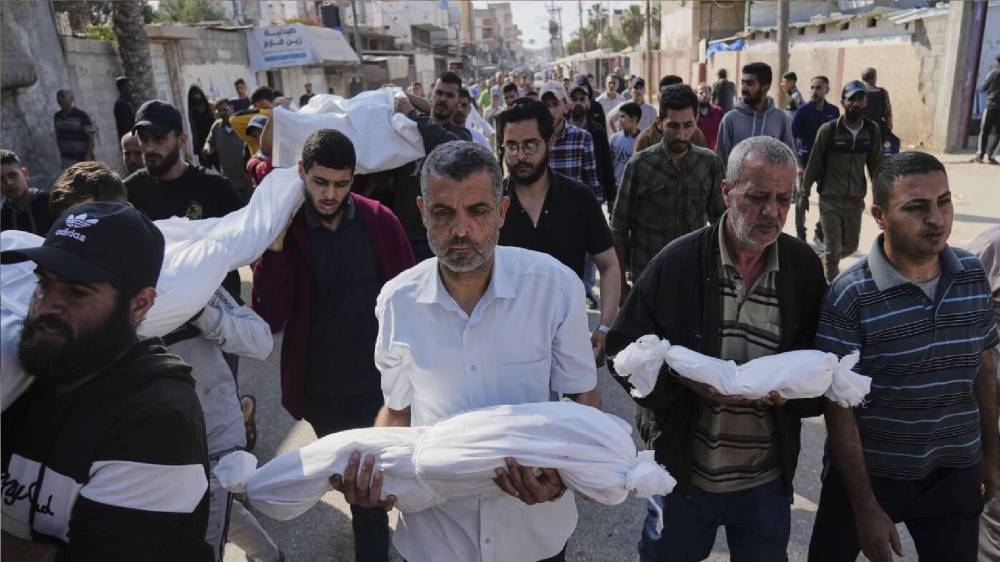 في جريمة جديدة.. إسرائيل تنذر سكان 14 حياً في غزة