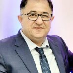 هيثم حسين يستعيد من منفاه الأمل بـ«حين يمشي الجبل»