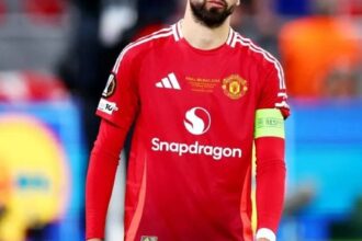 200 مليون جنيه.. هل يشتري الهلال قائد «يونايتد» فيرنانديز ؟