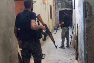 الخطة تنطلق منتصف يونيو ..لبنان يجمع سلاح الفصائل الفلسطينية