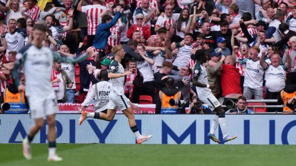 سندرلاند يعود إلى «البريميرليغ» بعد سنوات التيه سندرلاند يعود إلى «البريميرليغ» بعد سنوات التيه