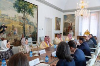 وزير الخارجية ونظيره الإسباني يناقشان المستجدات في قطاع غزة والضفة الغربية